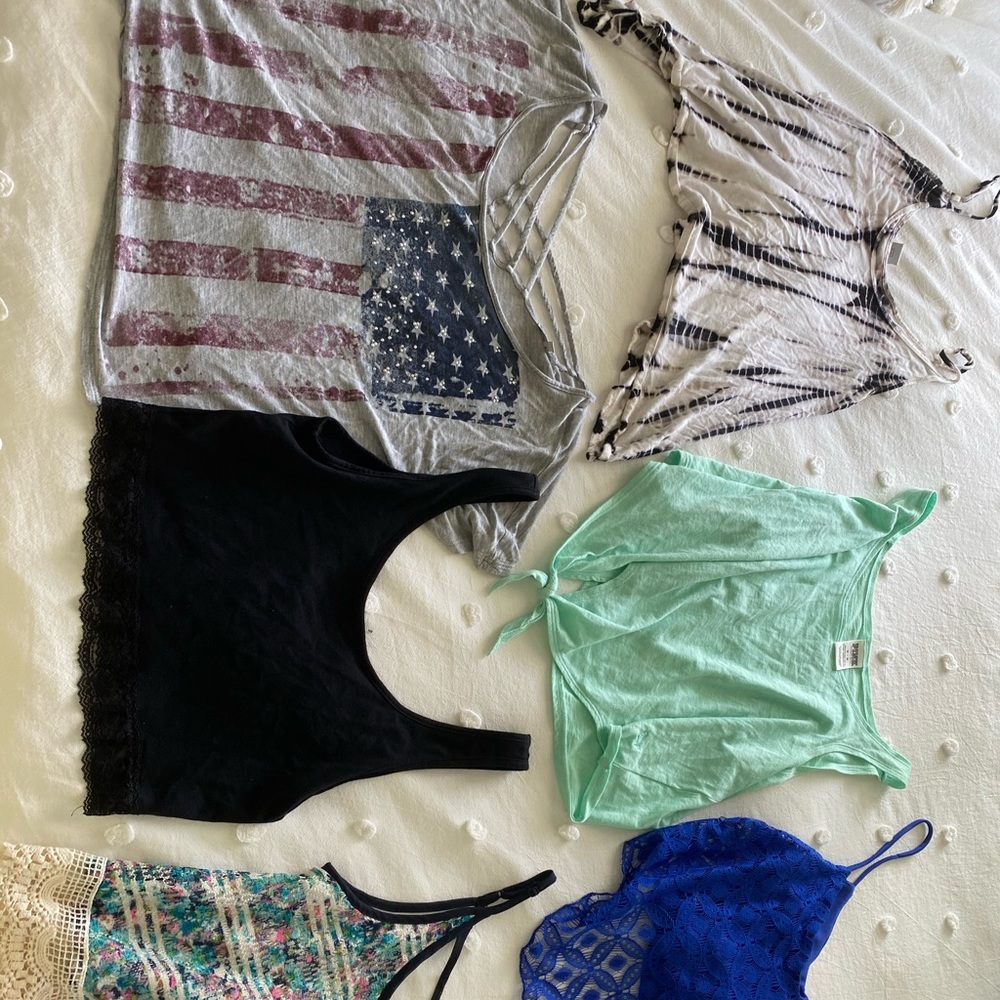 Six Crop tops size small/medium